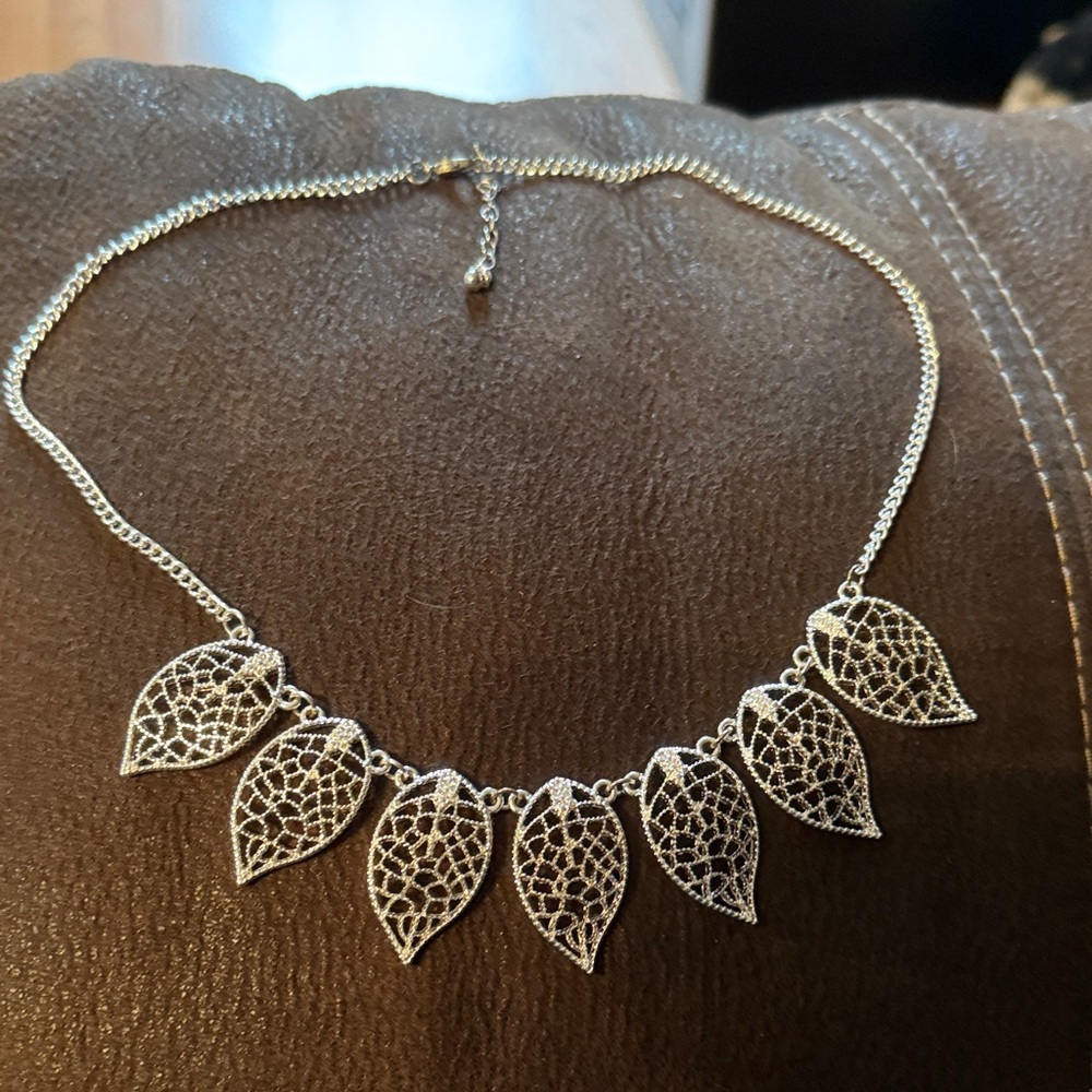 Elegant Silver Leaf Necklace